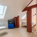 Apartman Sous Les Combles Cote Rue, Parking Gratuit *